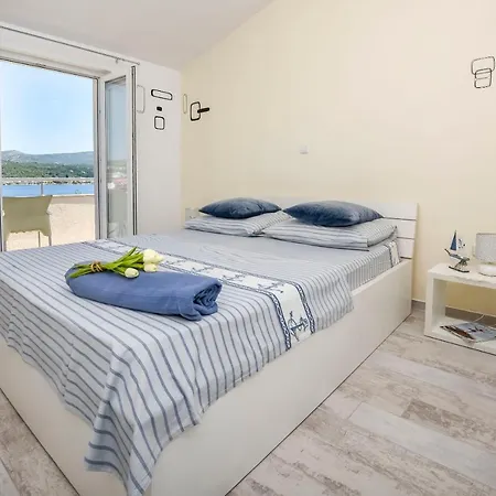 Capitan House I Апартаменты Рогозница