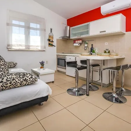 Capitan House I * Рогозница