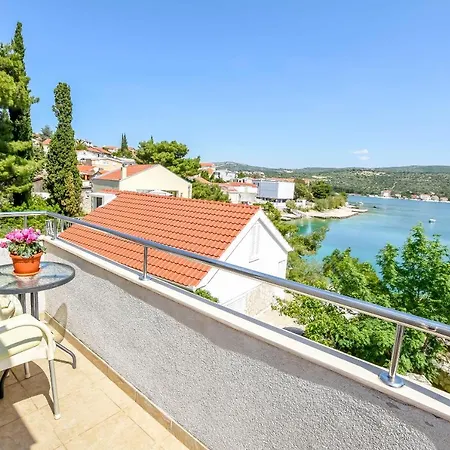 Capitan House I Апартаменты Рогозница